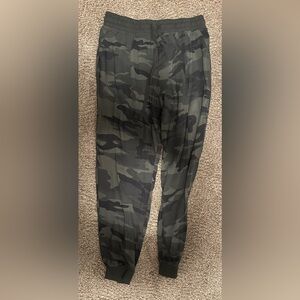 COPY - Lightweight camo joggers